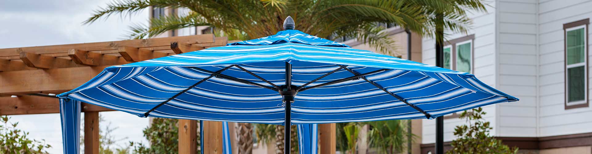 Summer Classics Outdoor Umbrellas Lifestyle